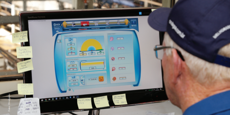 Tecnologia profissionaliza gestão e modifica forma de trabalho nas fazendas leiteiras