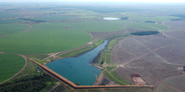 Porque obter o licenciamento ambiental e a outorga de água 